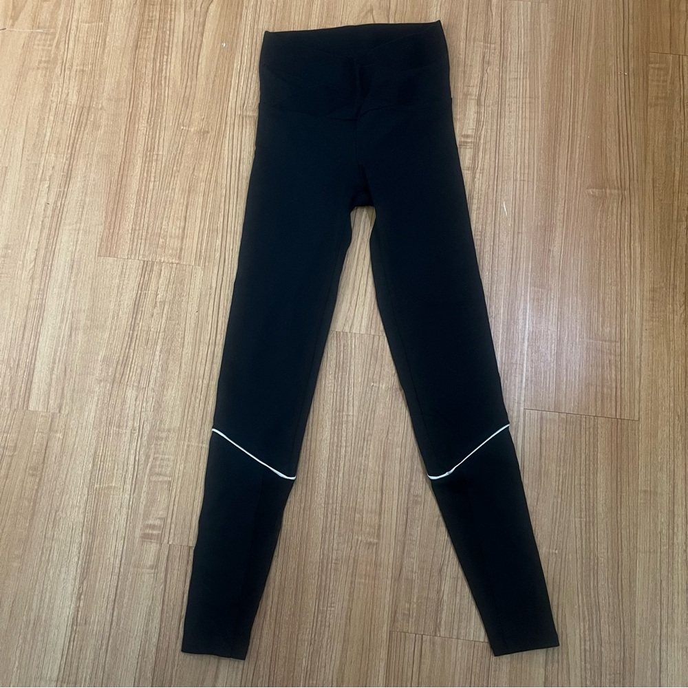High-Waist Black Leggings with Reflective Knee Trim
